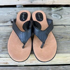 b.o.c Sandals Flip Flop Black Padded Arch Thong Faux Leather Rubber Outsole 7 M